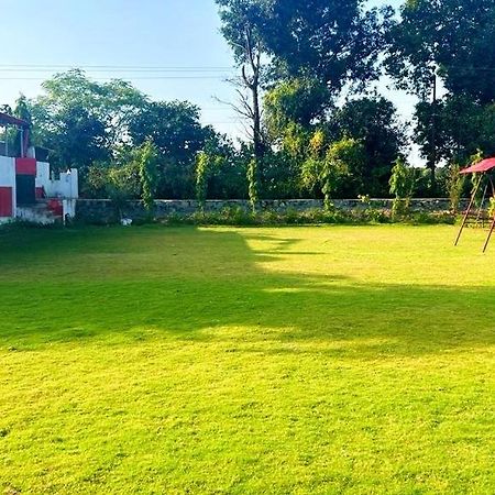 Nandini Homestay Dehradun Zewnętrze zdjęcie