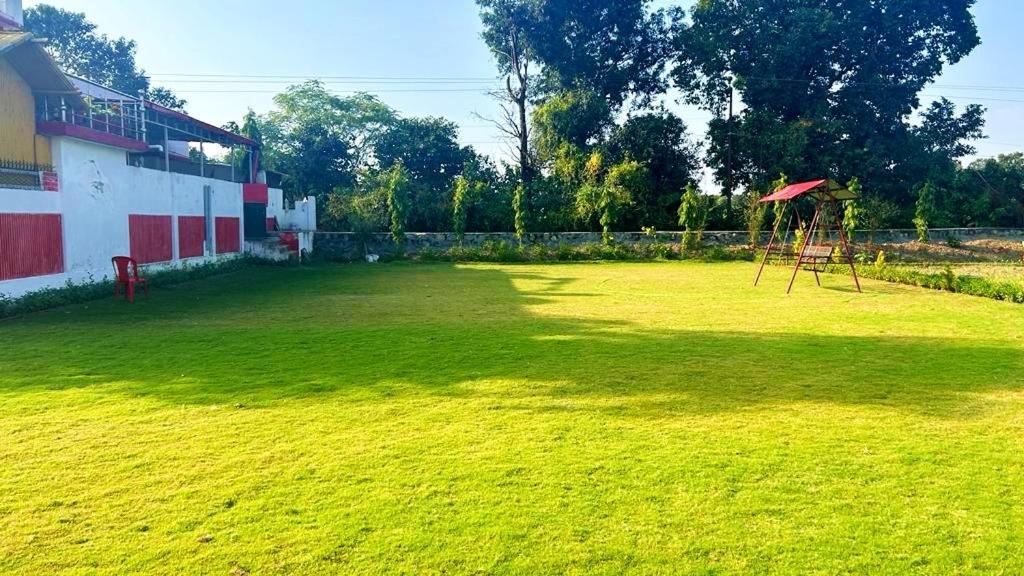 Nandini Homestay Dehradun Zewnętrze zdjęcie